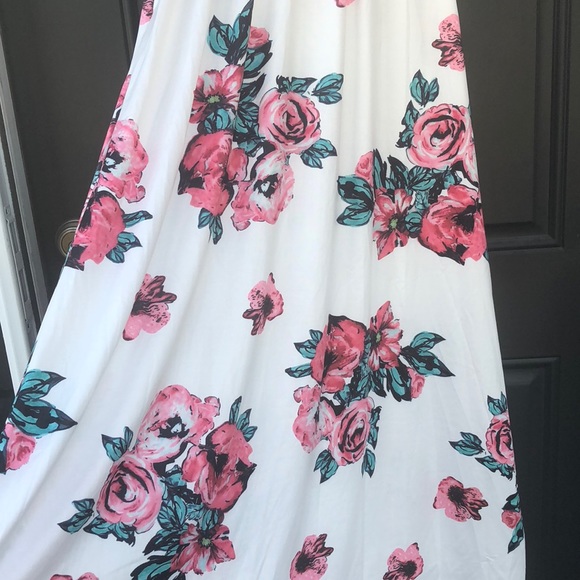 White & pink floral maxi dress with pockets NWOT - Picture 5 of 6